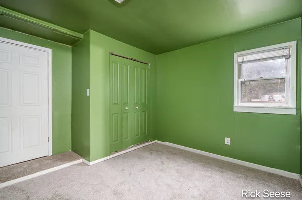 $207,400 | 1711 Alden Nash Avenue Southeast, Lowell, MI 49331