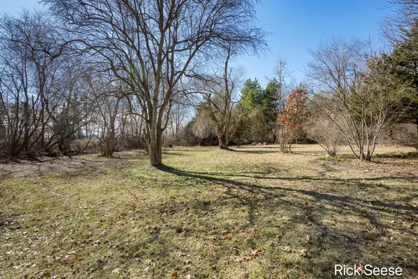 $207,400 | 1711 Alden Nash Avenue Southeast, Lowell, MI 49331