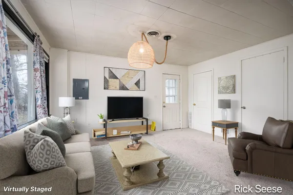 $207,400 | 1711 Alden Nash Avenue Southeast, Lowell, MI 49331