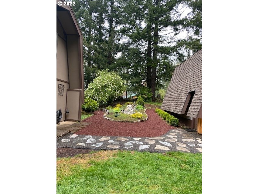 41945 Southeast Dover Court Sandy, OR 97055 - Photo 27 of 32 a view of yard