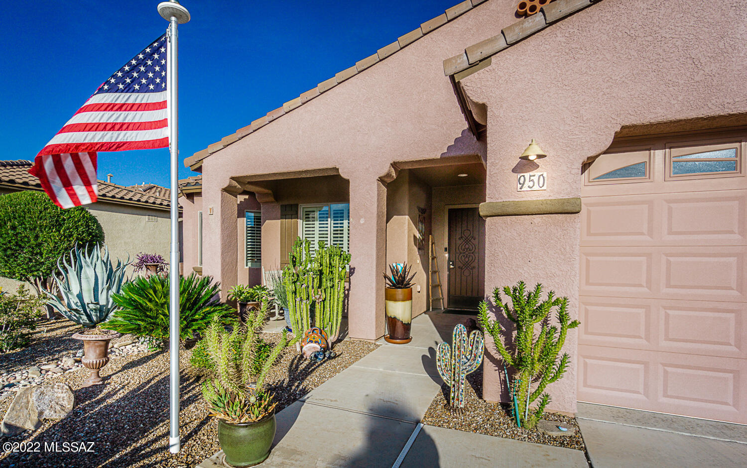 950 Observation Trail Green Valley, AZ 85614 - Photo 3 of 48