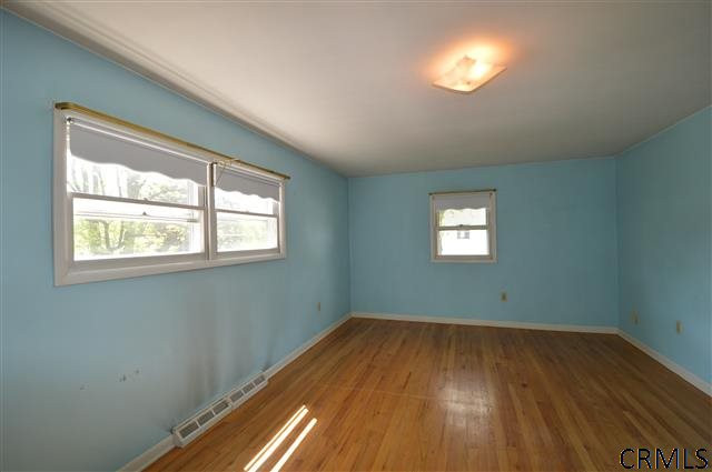 799 Pearse Road Niskayuna, NY 12309 - Photo 8 of 14 Photo 8