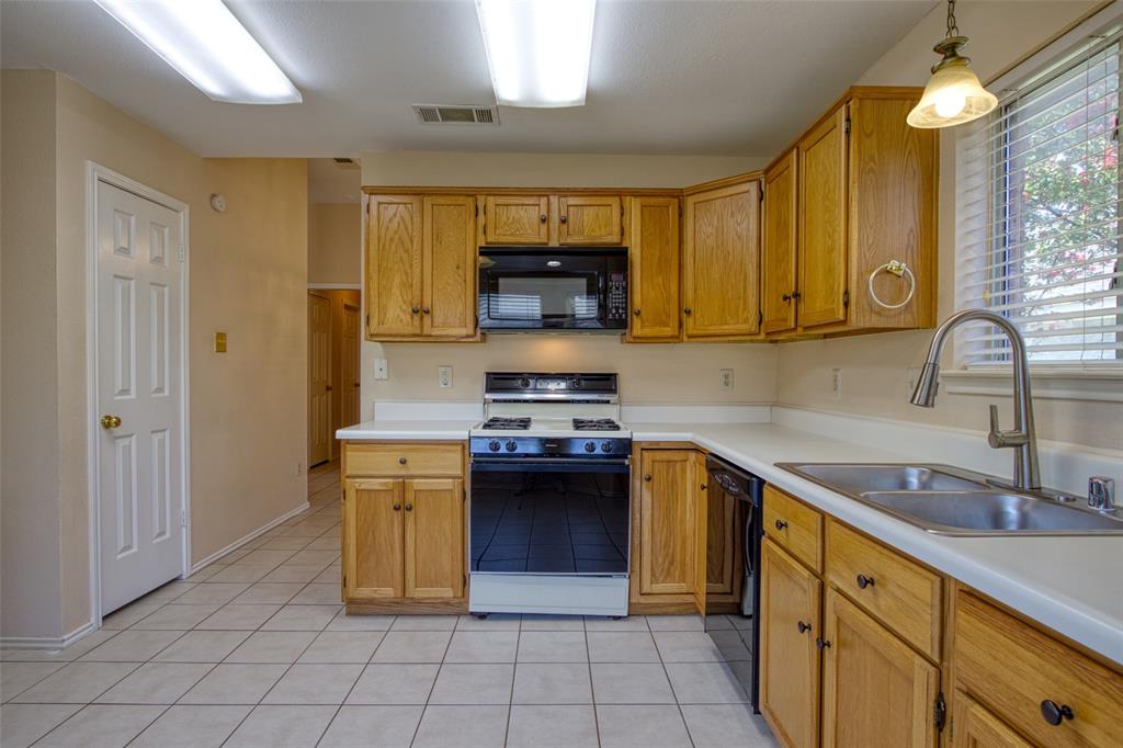 1411 Rivercrest Boulevard Allen, TX 75002 - Photo 8 of 27