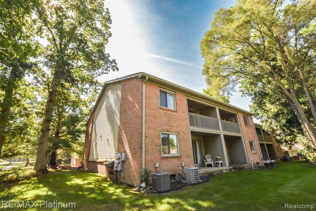 900 Ridge Court Brighton, MI 48116 - Photo 34 of 40