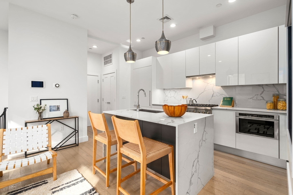 39 A Street, Unit 1 Boston, MA 02127 - Photo 1 of 19