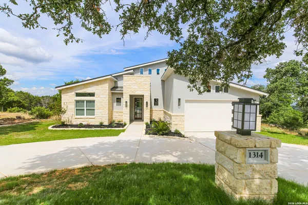 $2,900 | 1314 Clayton Nolen Drive, Horseshoe Bay, TX 78657