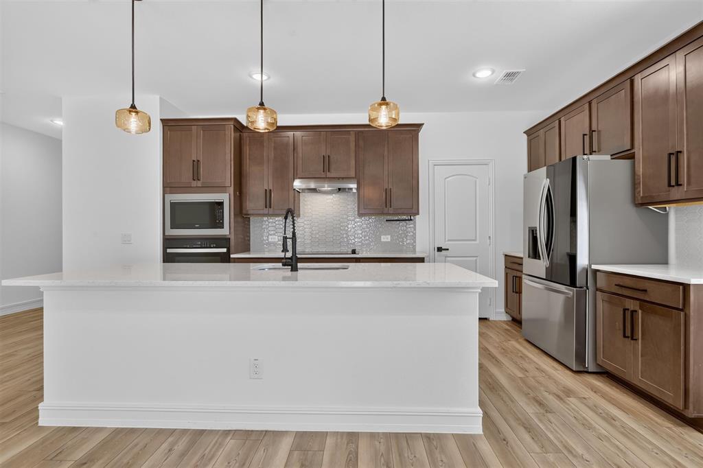 325 Rangars Ridge Place Fort Worth, TX 76120 - Photo 8 of 27 Gallery Image 8