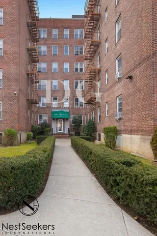 $638,999 | 36 Dahill Road, Unit 1N | Borough Park