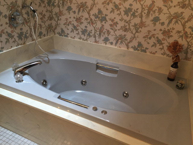 8890 Bay View Drive Foley, AL 36535 - Photo 11 of 21 Jacuzzi Tub
