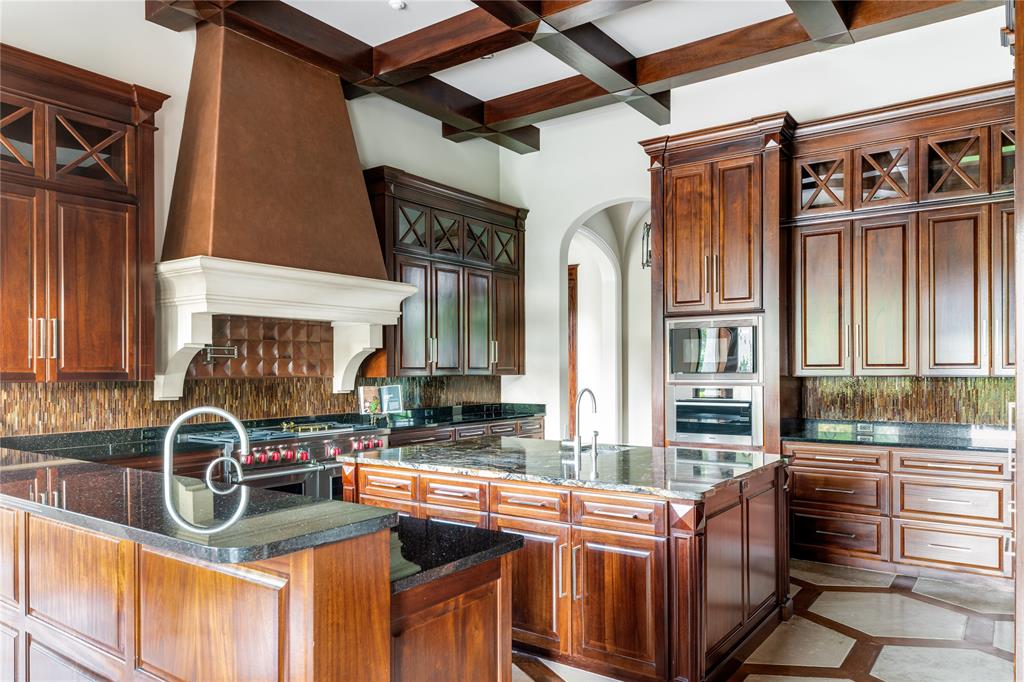 6009 Rose Grove Court Dallas, TX 75248 - Photo 11 of 39