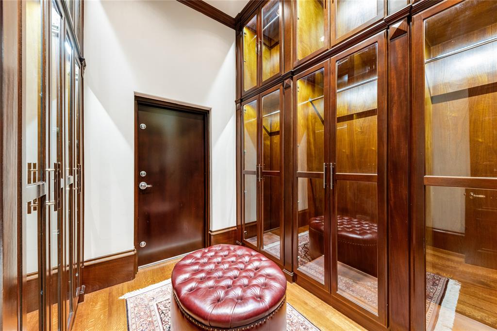 6009 Rose Grove Court Dallas, TX 75248 - Photo 21 of 39