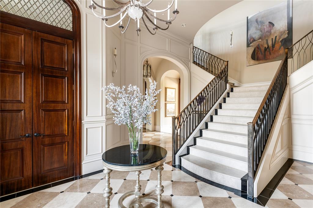 6009 Rose Grove Court Dallas, TX 75248 - Photo 5 of 39