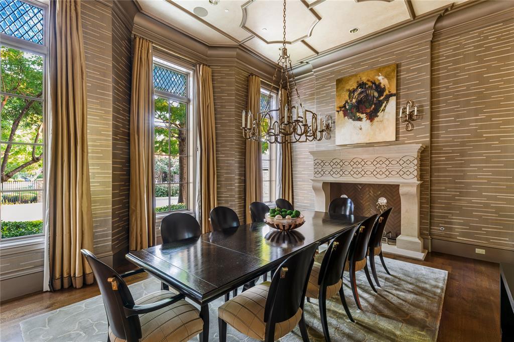 6009 Rose Grove Court Dallas, TX 75248 - Photo 7 of 39