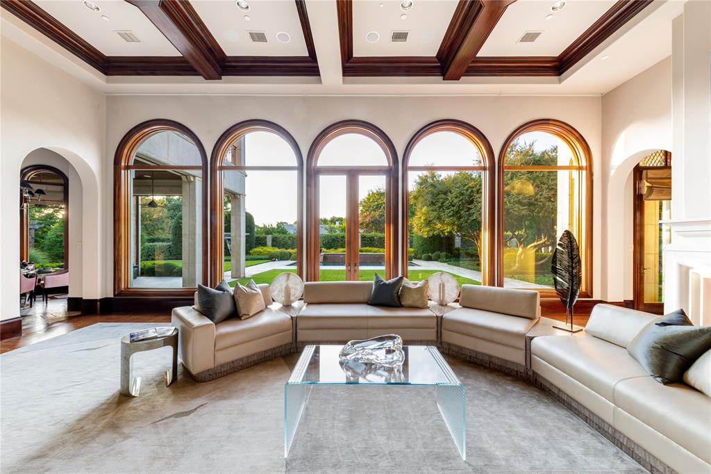 6009 Rose Grove Court Dallas, TX 75248 - Photo 8 of 39