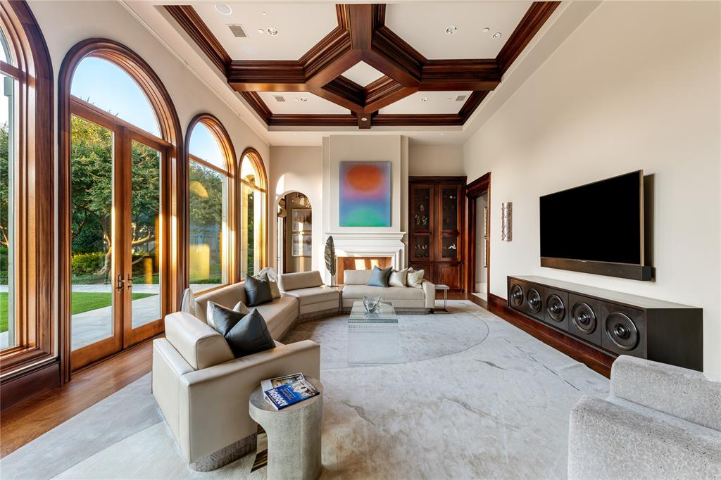 6009 Rose Grove Court Dallas, TX 75248 - Photo 9 of 39