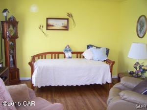 95 Ridgeview Drive Lehighton, PA 18235 - Photo 5 of 14 Living Room
