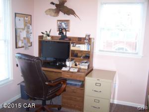 95 Ridgeview Drive Lehighton, PA 18235 - Photo 9 of 14 Den