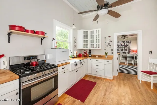 $2,200 | 2719 Castle Hayne Road, Wilmington, NC 28401