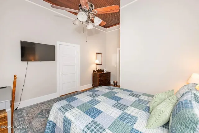 $2,200 | 2719 Castle Hayne Road, Wilmington, NC 28401