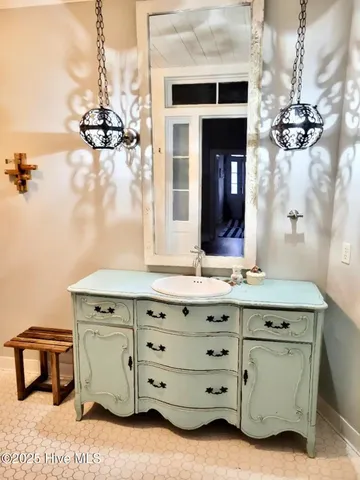 $2,200 | 2719 Castle Hayne Road, Wilmington, NC 28401