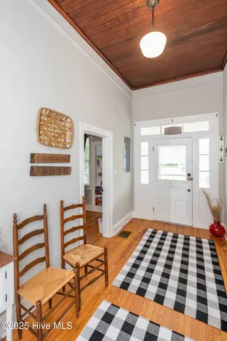 $2,200 | 2719 Castle Hayne Road, Wilmington, NC 28401