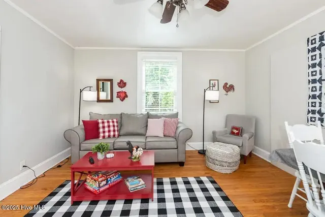 $2,200 | 2719 Castle Hayne Road, Wilmington, NC 28401