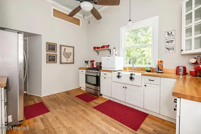 $2,200 | 2719 Castle Hayne Road, Wilmington, NC 28401