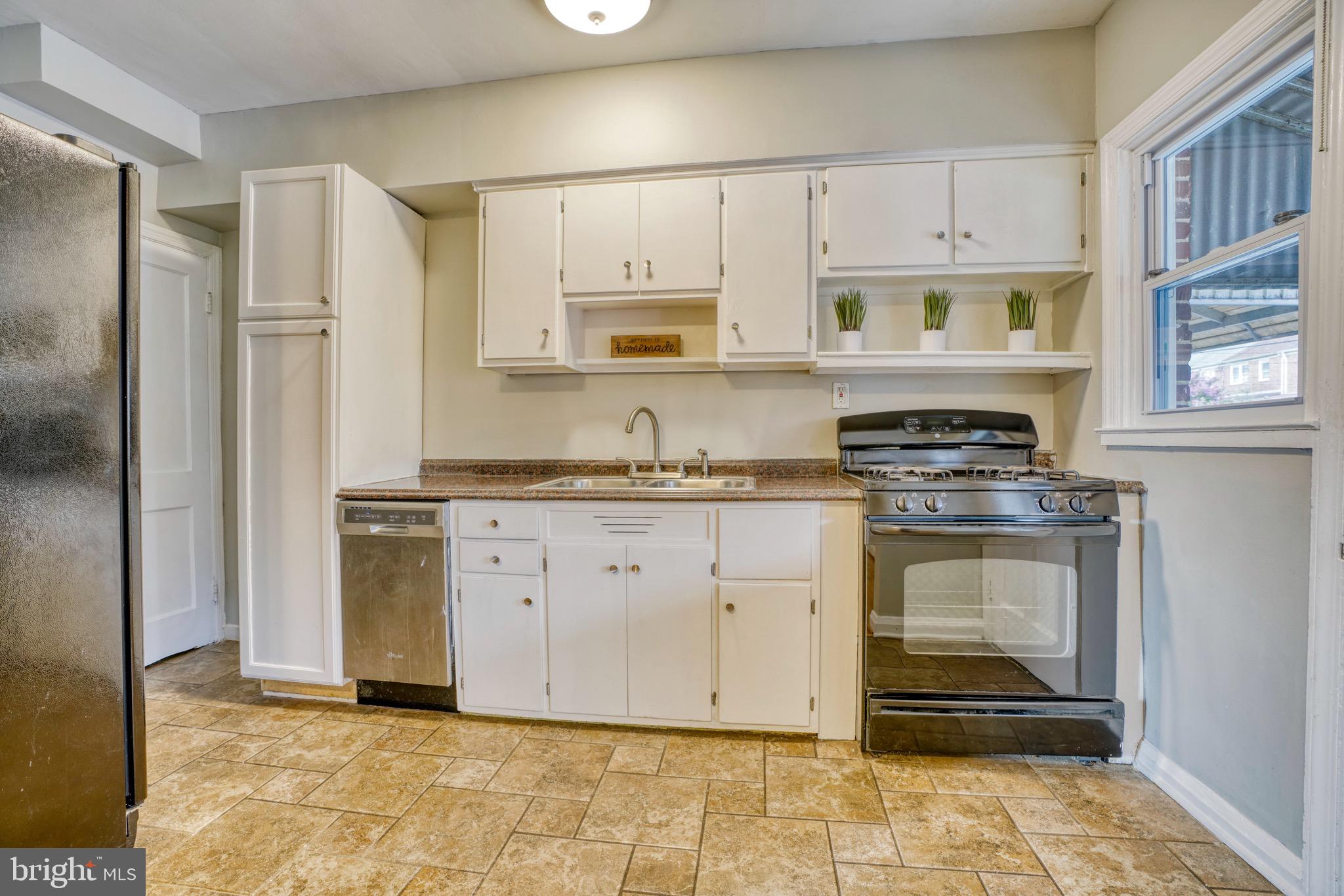 8351 Hillendale Road Parkville, MD 21234 - Photo 21 of 45