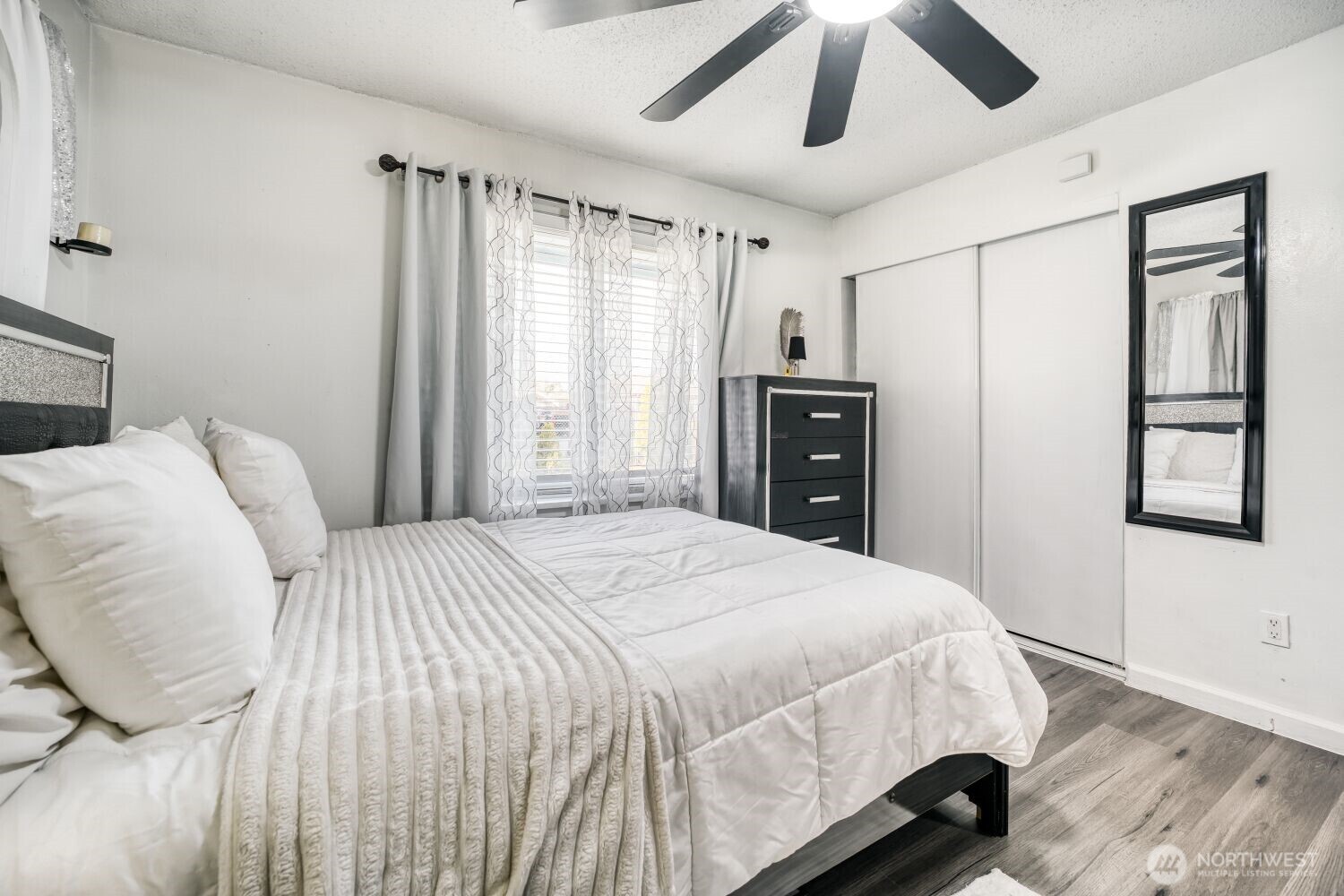 414 116th Place Southwest Everett, WA 98204 - Photo 13 of 29