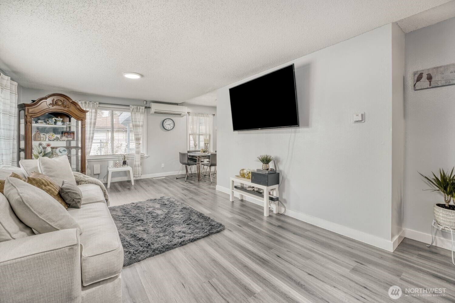 414 116th Place Southwest Everett, WA 98204 - Photo 5 of 29