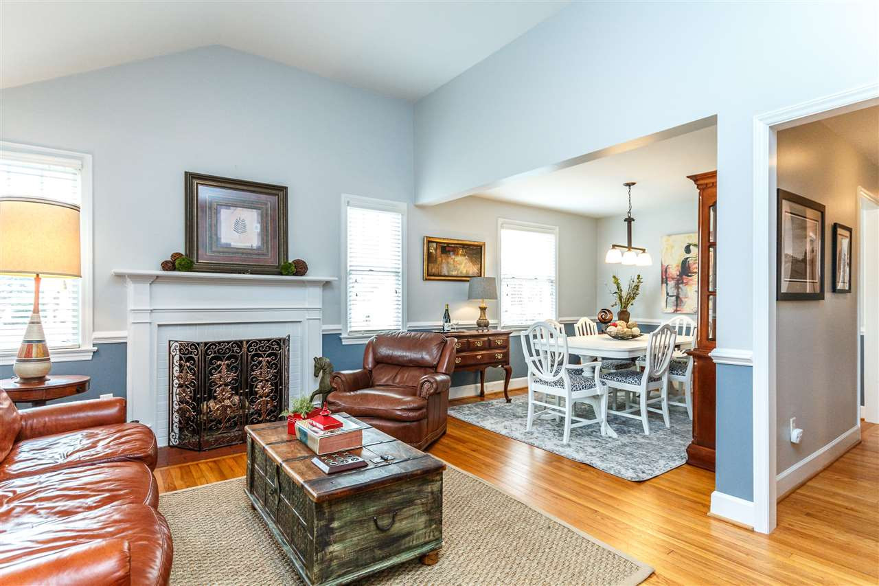 1810 Fairview Road Raleigh, NC 27608 - Photo 5 of 30 Living Room