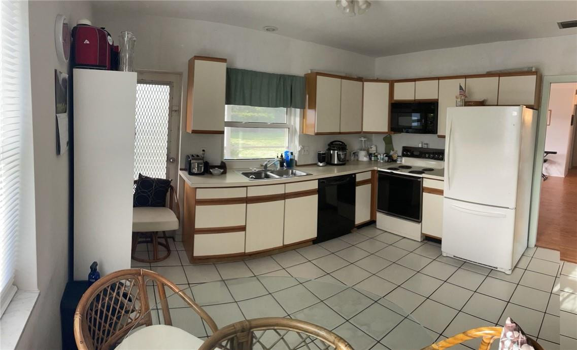 1285 Southwest 10th Street Boca Raton, FL 33486 - Photo 7 of 32 Photo 7