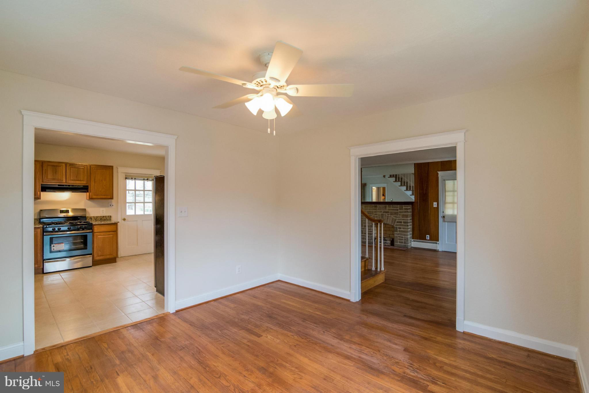 515 Charing Cross Road Baltimore, MD 21229 - Photo 12 of 29 Dining Room