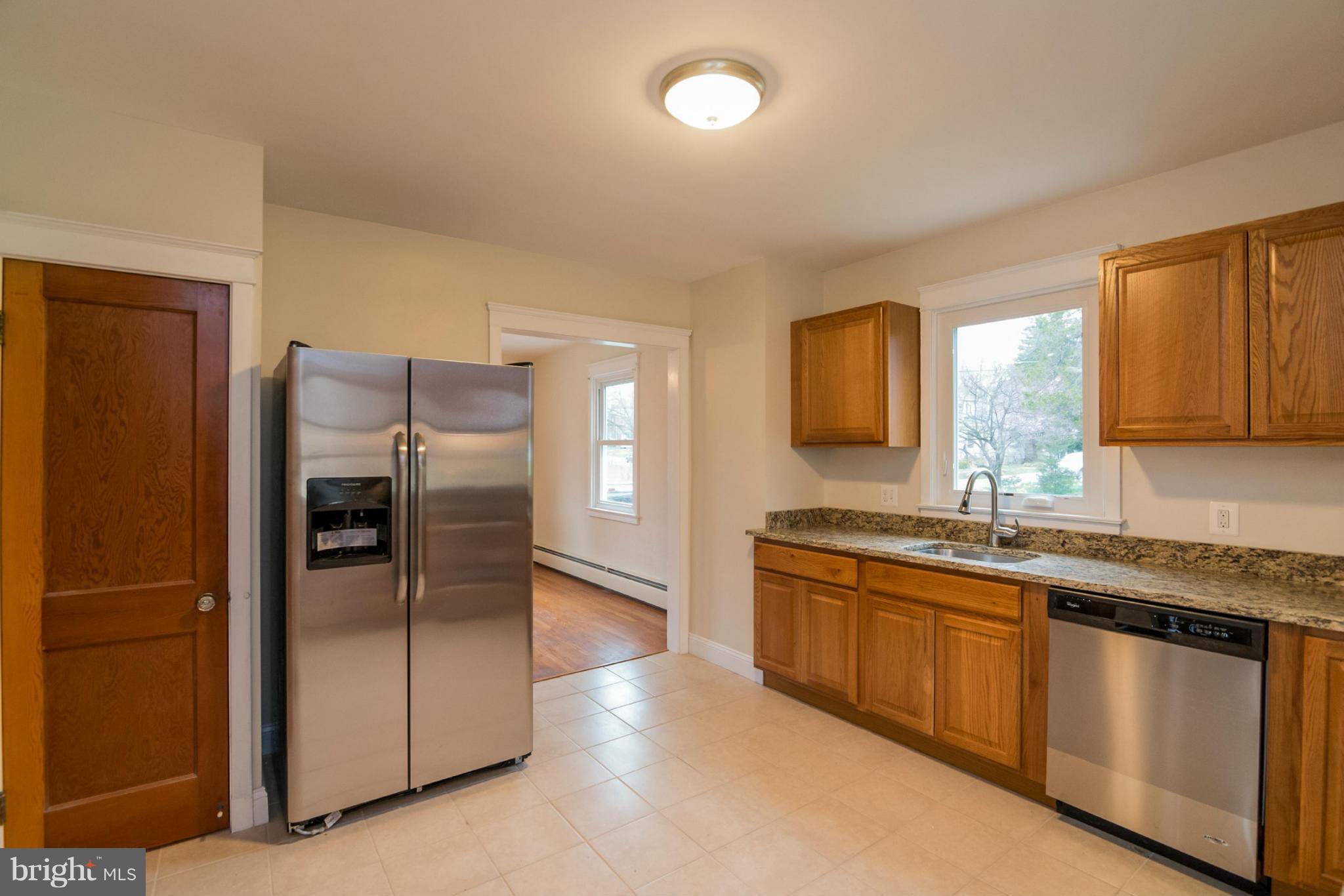 515 Charing Cross Road Baltimore, MD 21229 - Photo 14 of 29 Kitchen