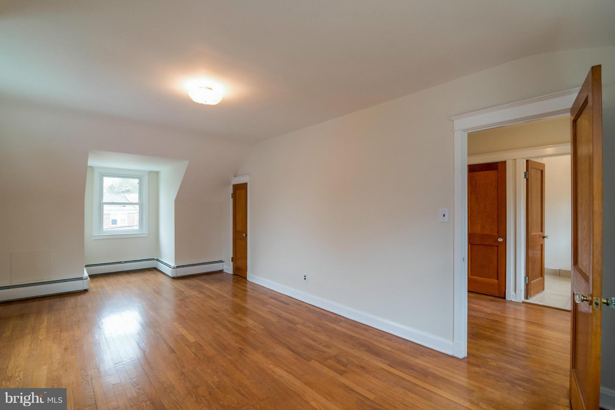 515 Charing Cross Road Baltimore, MD 21229 - Photo 19 of 29 Bedroom (Master)