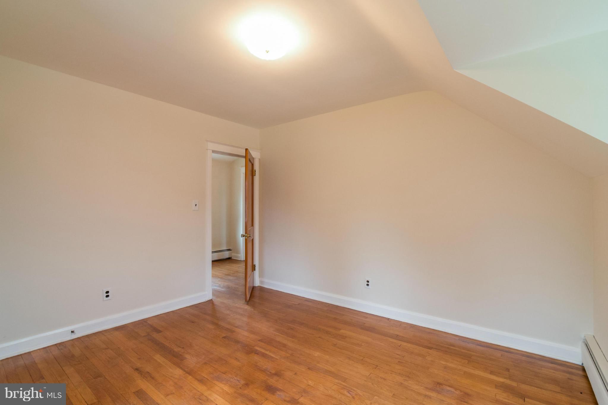 515 Charing Cross Road Baltimore, MD 21229 - Photo 22 of 29 Bedroom