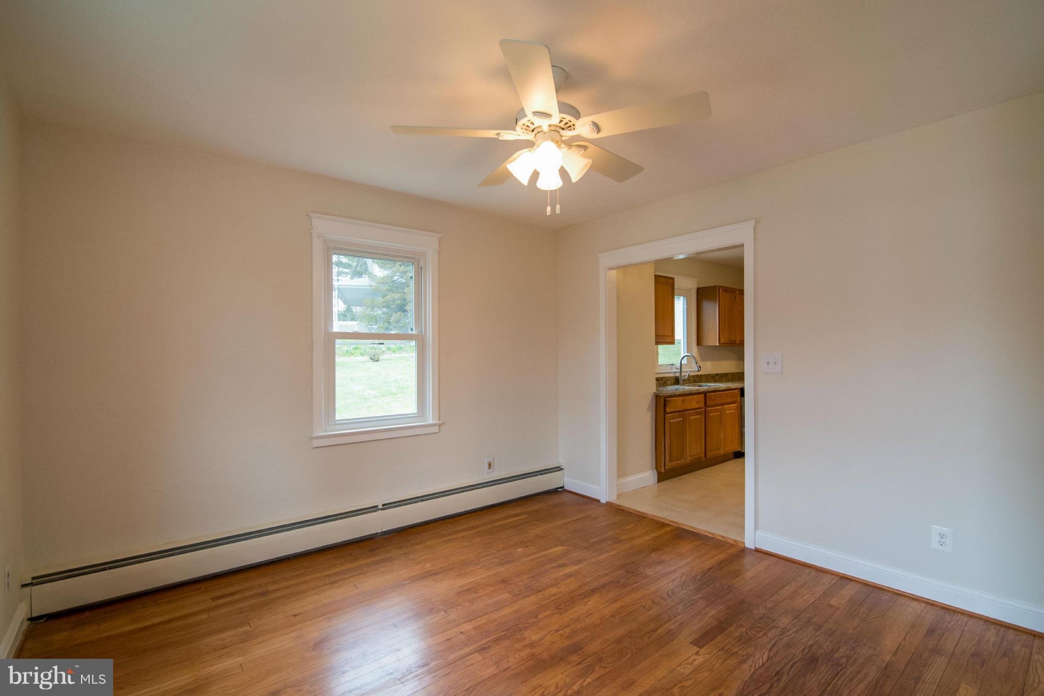 515 Charing Cross Road Baltimore, MD 21229 - Photo 10 of 29 Dining Room