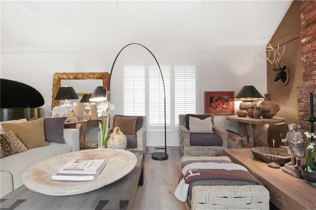 $595,000 | 2200 West 121st Street, Leawood, KS 66209