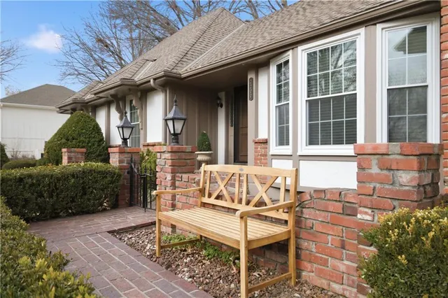 $595,000 | 2200 West 121st Street, Leawood, KS 66209