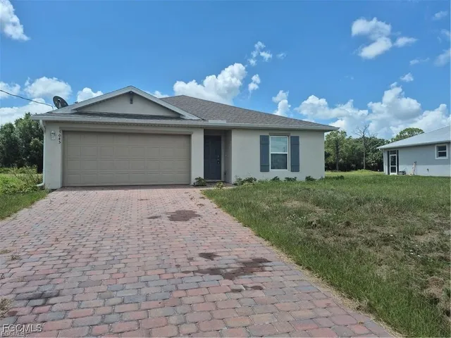 $300,000 | 7045 Brazil Circle, LaBelle, FL 33935
