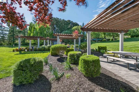 $2,295,000 | 513 Buttonwood Drive, Danville, CA 94506