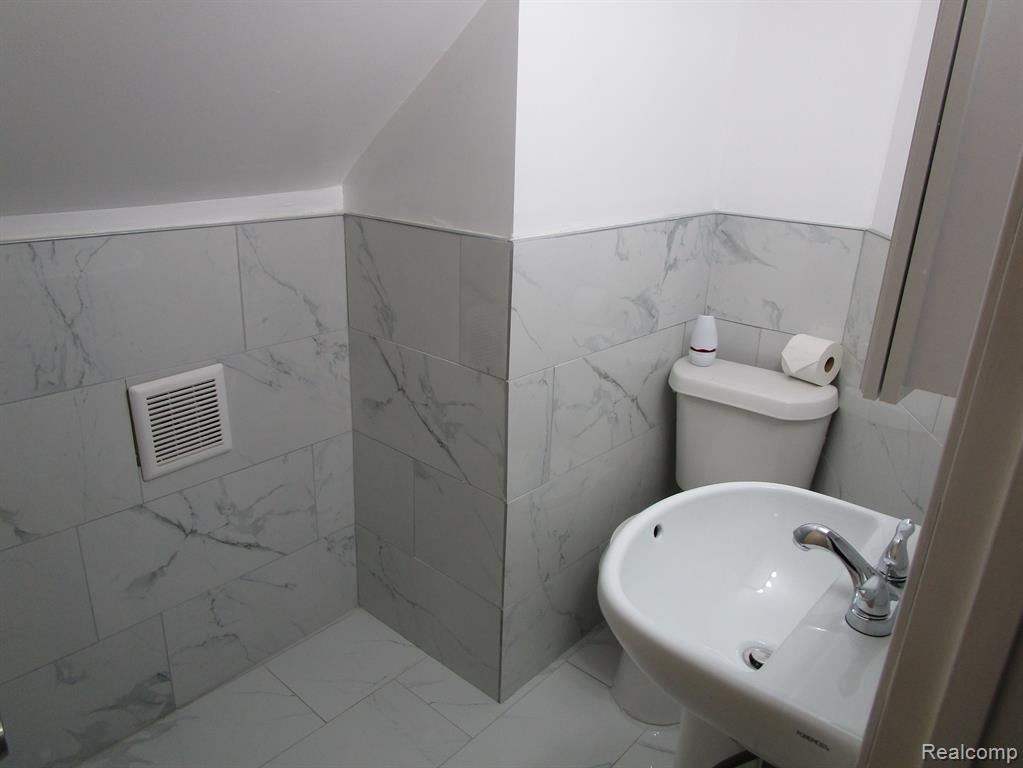 15328 Greenfield Road Detroit, MI 48227 - Photo 13 of 14