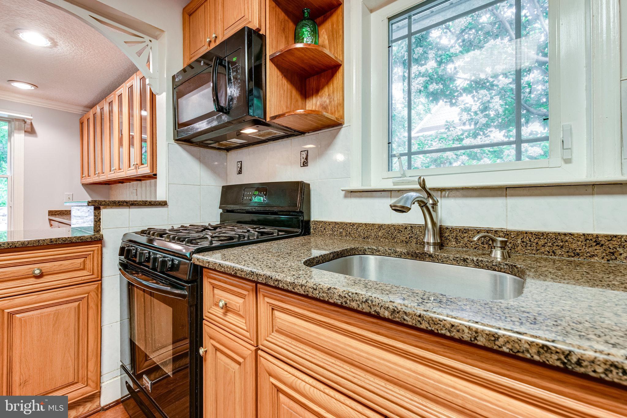 12714 Occoquan Road Woodbridge, VA 22192 - Photo 18 of 61 Gas gooking!