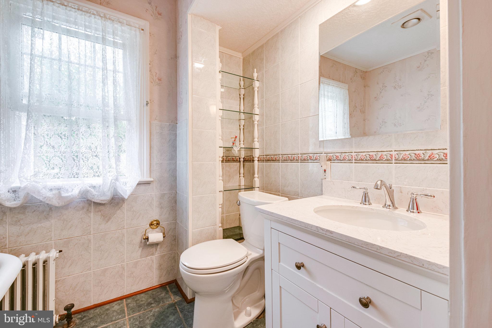 12714 Occoquan Road Woodbridge, VA 22192 - Photo 28 of 61 Hall bath