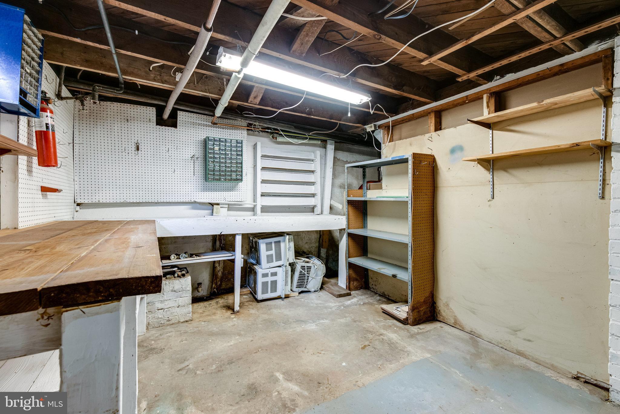 12714 Occoquan Road Woodbridge, VA 22192 - Photo 50 of 61 Great hobby or work room