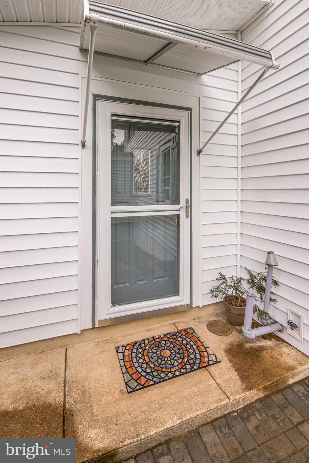 12714 Occoquan Road Woodbridge, VA 22192 - Photo 7 of 61 Come on in!