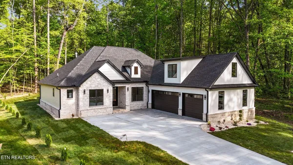 $865,000 | 231 Oostanali Way, Loudon, TN 37774