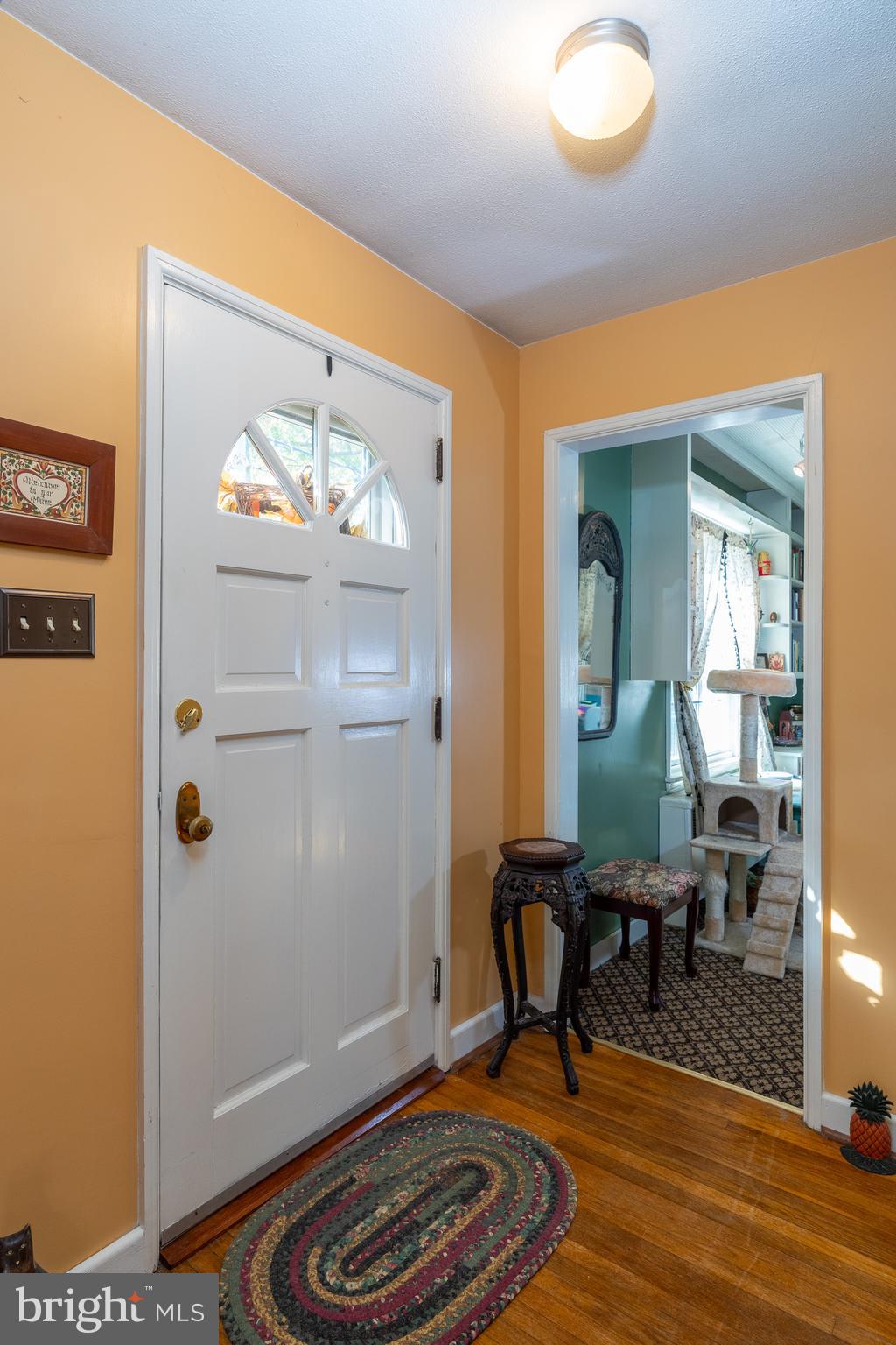 520 Pleasure Road Lancaster, PA 17601 - Photo 8 of 32 Foyer