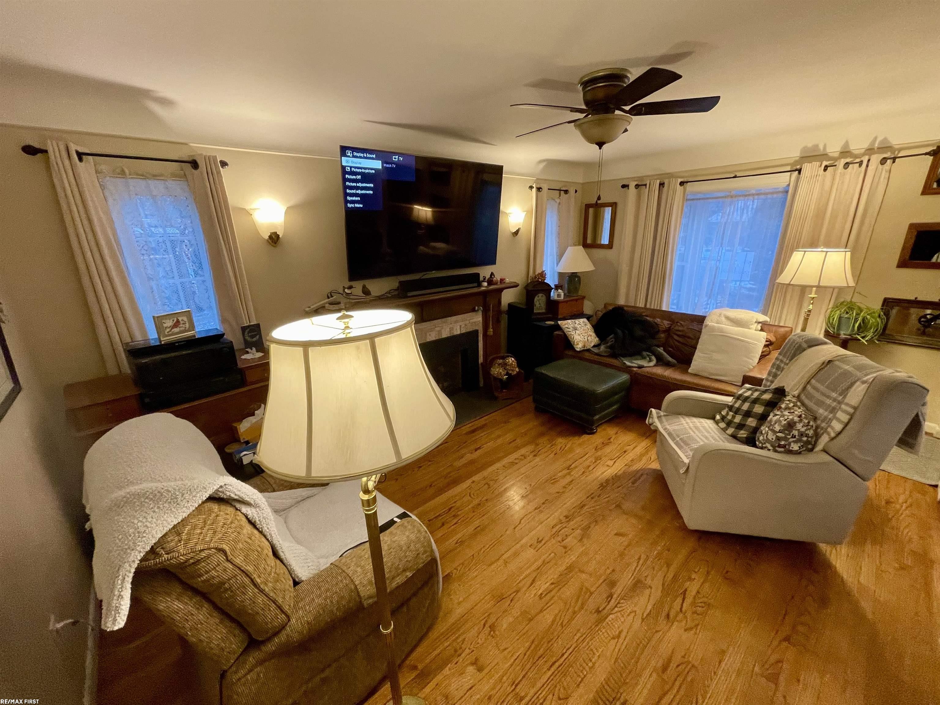 1178 Hampton Road Grosse Pointe, MI 48236 - Photo 10 of 50 Living Room