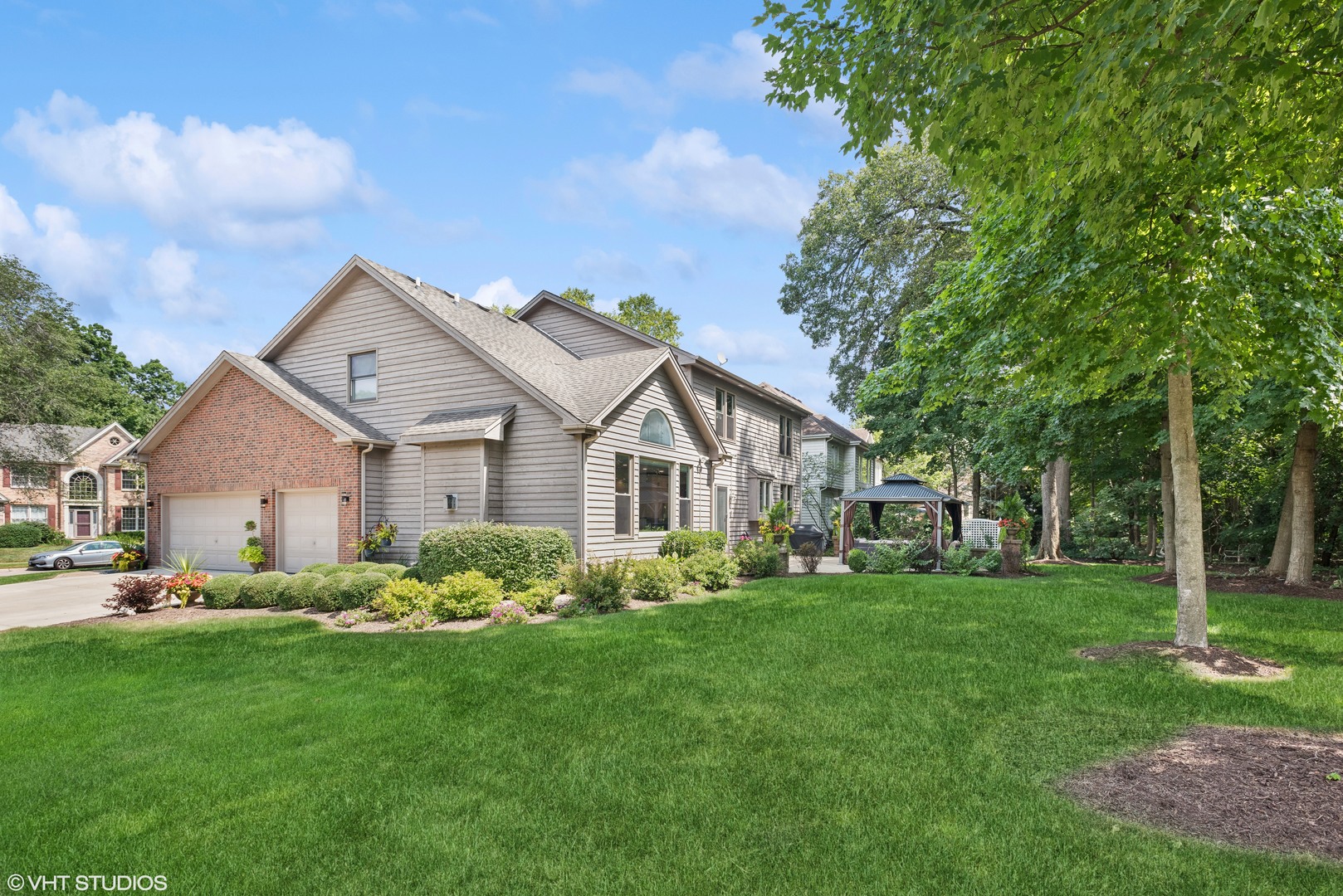 3701 Queen Elizabeth Court St. Charles, IL 60174 - Photo 4 of 31